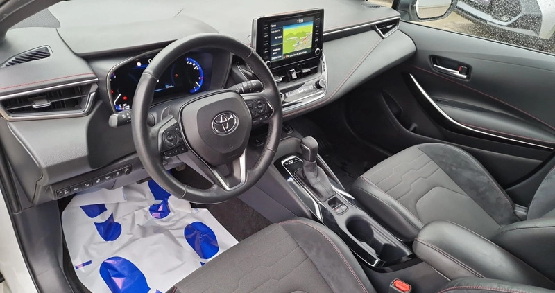 Toyota Corolla cena 90900 przebieg: 137443, rok produkcji 2019 z Odolanów małe 232